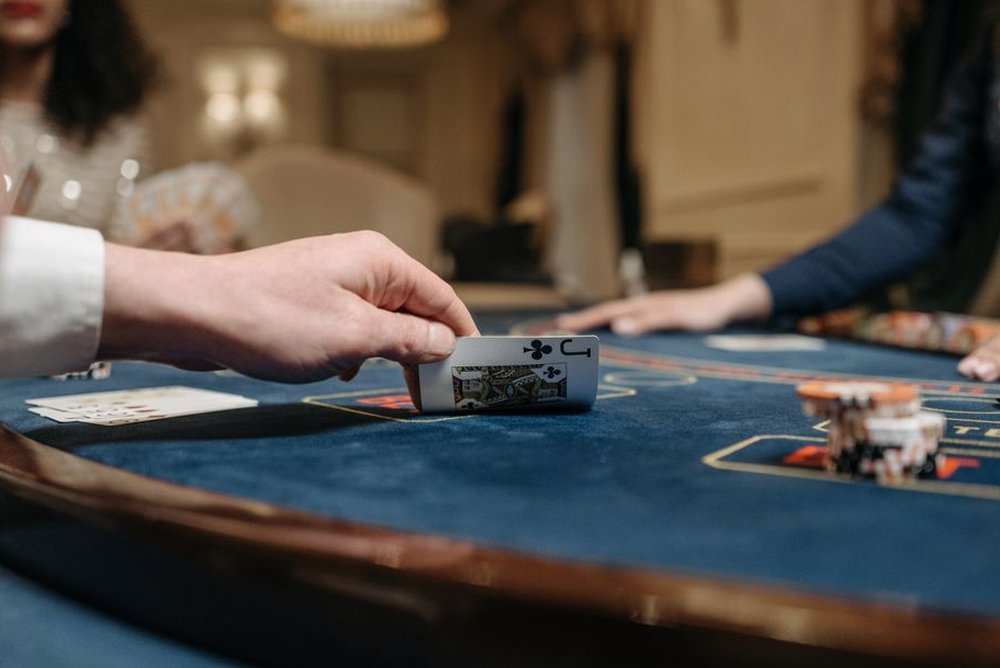 game crypto Debet